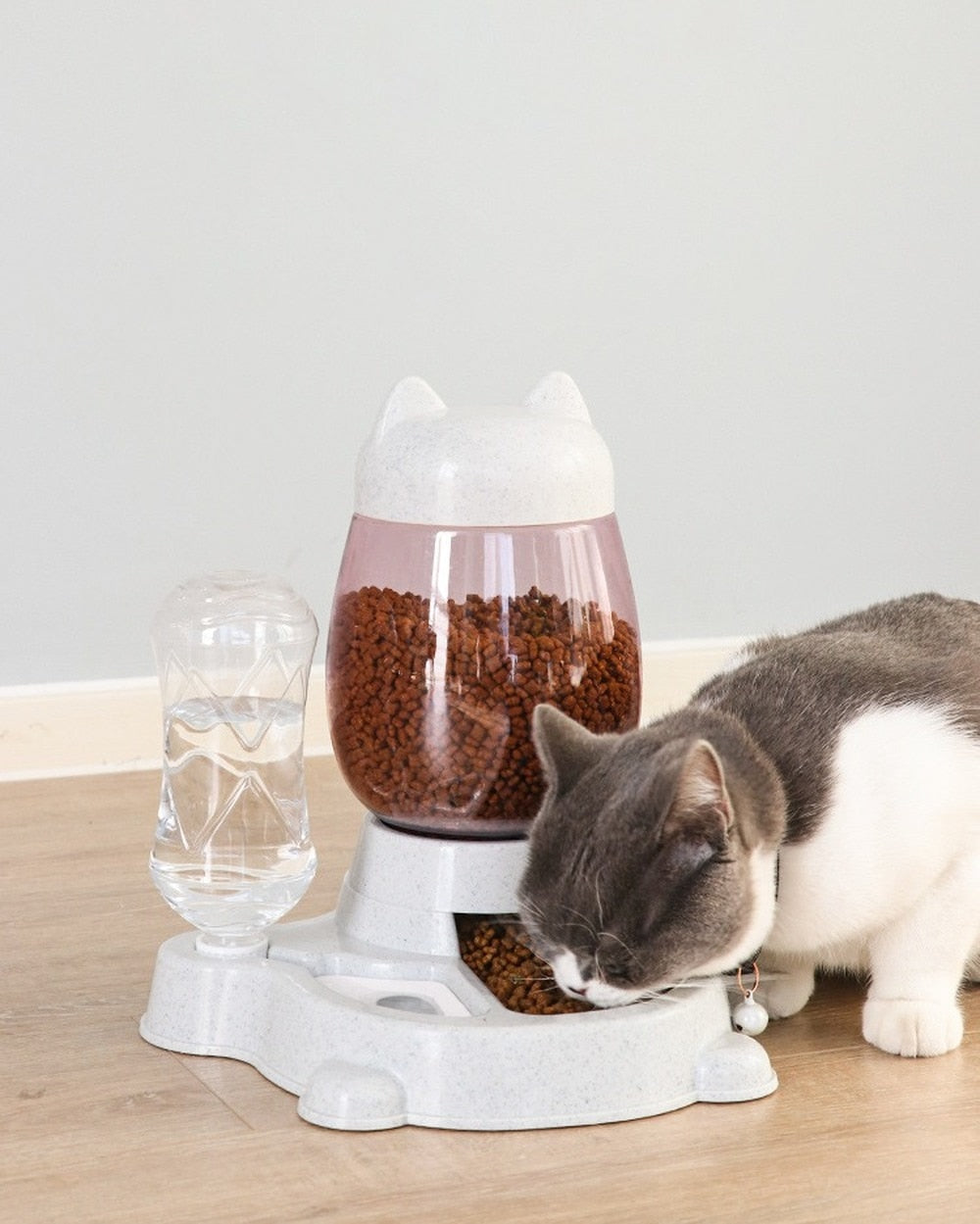 DISTRIBUTEUR D'EAU ET CROQUETTE POUR CHAT